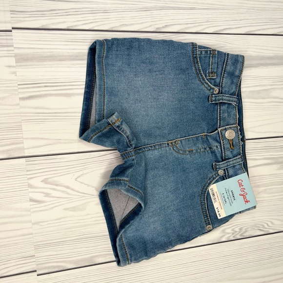 Cat & Jack Girls’ Ultimate Stretch Short Jeans - Picture 3 of 6